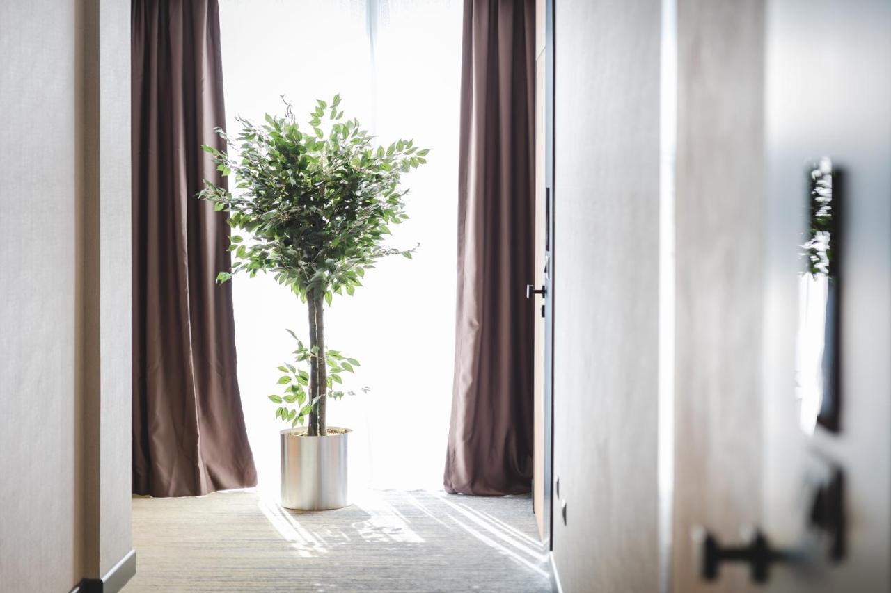 Bristol Hotel ポドゴリツァ エクステリア 写真