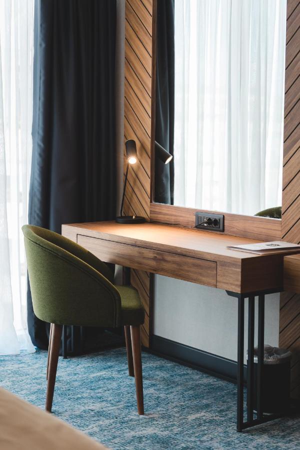 Bristol Hotel ポドゴリツァ エクステリア 写真